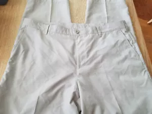 Izod Golf Men's 100% Polyester Straight Leg Flat Front Tan Plaid Pants 40 / 32 - Picture 1 of 6