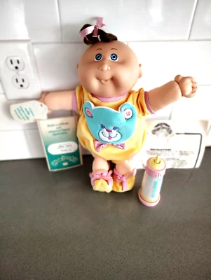 Cabbage Patch❤️Sippin Babies-Brown Tuft Hair-Blue Eyes-Bottle-Birth Cert Lot S1 - Image 1 of 4