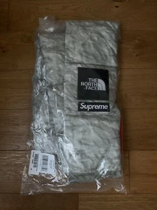 Supreme NYC x The North Face Paper Down Scarf Brand New Never Opened Box Logo - Bild 1 von 1