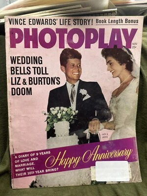 November 1962 PHOTOPLAY Magazine - Jack & Jackie, Elizabeth Taylor, Etc.. - Image 1 of 4