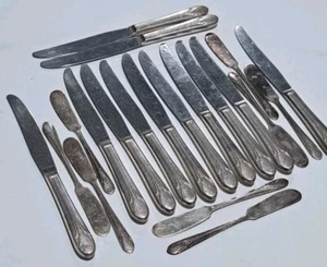 Wm Rogers INHERITANCE 1941 Table and Master Butter Knives Silverplate Flatware - Picture 1 of 24