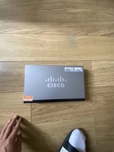 Cisco SF302-08 8-Port 10/100 - Picture 1 of 3