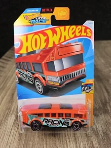 Autobús de tránsito rápido Hot Wheels Hot Wheels High HW: 64 coche de juguete fundido a presión 2024 - Imagen 1 de 2