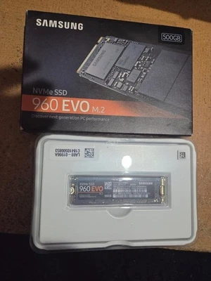 SAMSUNG 960 EVO M.2 500gb NVMe Solid State Drive SSD MZ-V6E500BW 12 hours - Image 1 of 2