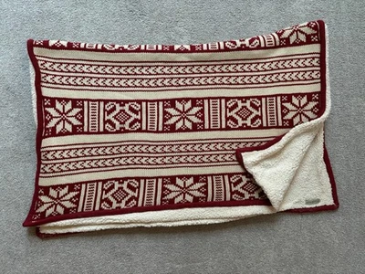 Pottery Barn Martin Fair Isle 雪花舒适针织红衣主教红色/白色二手状况完好! — 第 1/4 张图片