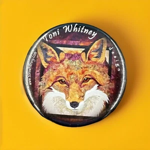 Spilla con bottoni souvenir “Toni Whitney Design” 2,25” - Foto 1 di 2