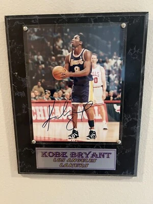 Placa enmarcada con foto autografiada de Kobe Bryant certificado de autenticidad Foto 1 de 3