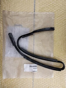 Mercedes W124 COUPE CABRIO WINDSHIELD MOLDING SEAL LEFT GENUINE NEW - Picture 1 of 5