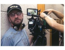 **Signed** STEVEN SODERBERGH Color 8" X 10" Publicity Still w/ Event Flyer!