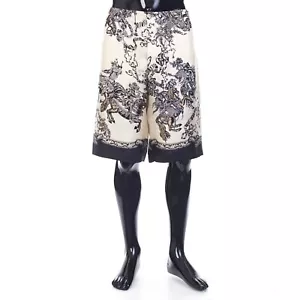 GUCCI 1350$ Seidenshorts mit Roi Soleil Print in Elfenbein und Schwarz - Bild 1 von 13