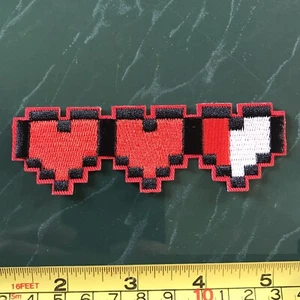 8-BIT VIDEOGAME HEARTS LIFE BAR RETRO STYLE P59 PATCH BADGE SEW ON EMBROIDERY - Picture 1 of 1