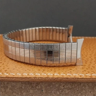 Bulova Stainless Steel Stretch 16mm 18mm 19mm nos 1970s Vintage Watch Band - Image 1 of 4
