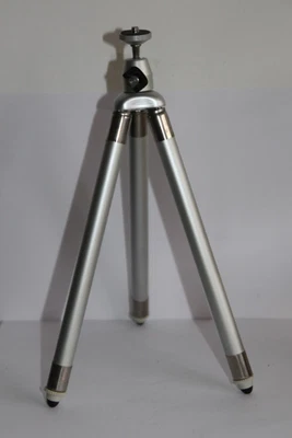 Vintage Photography Tripod - Lightweight Alloy 380 GRAMS. 1 METER TALL. - Image 1 of 4