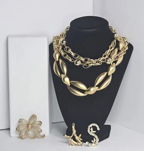 Vintage Signed & Unsigned Costume Jewelry Gold-Tone Lot (Necklaces & Brooches) - Picture 1 of 16