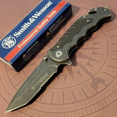 Smith & Wesson Border Guard Knife Tactical Multi Tool Liner Lock Glass Breaker - Image 1 of 4