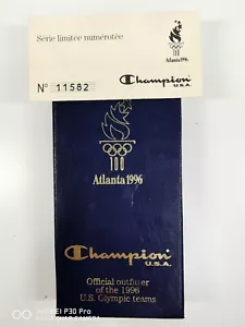 Box 2 Pin's JO ATLANTA 1996 - CHAMPION USA Official outfitter - Bild 1 von 2