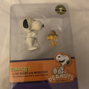 2010 Snoopy As The Mummy With Woodstock Peanuts The Great Pumpkin Charlie Brown - Picture 1 of 7