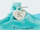 Pendentif charme cœur alphabet lettre Tiffany & Co. lettre K initiale argent 1 po avec poche