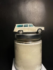 VINTAGE HUSKY STUDEBAKER WAGONAIRE AMBULANCE- Made in Britain - Die-Cast - Picture 1 of 12
