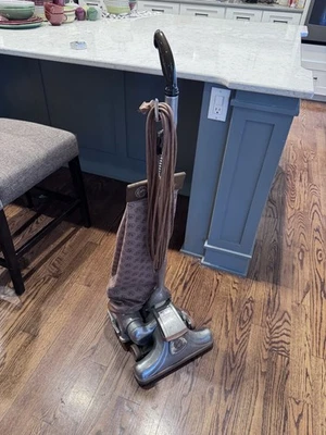 Vintage Kirby Dual Sanitronic 562 Great Condition Works Well - Image 1 of 4