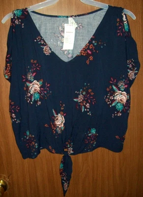 Nueva Camisa Top Para Mujer Juniors Mudd Tie Front Peek A Boo, Talla XL, Azul Floral Foto 1 de 2