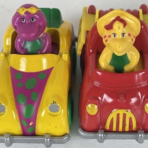 Barney im Auto und BJ im Feuerwehrauto Vintage 1997 The Lyons Group Druckguss Auto Lot - Bild 1 von 9