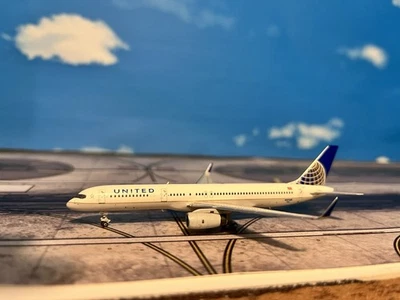 United Airlines 757-200 color antiguo 1:400 Foto 1 de 4