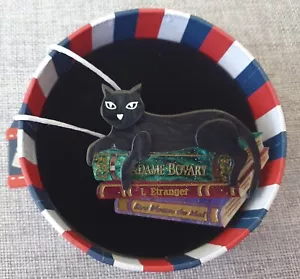 BNIB ERSTWILDER CULTURED CAT BROOCH BLACK CAT ON BOOKS PARIS HOLIDAY - Picture 1 of 4