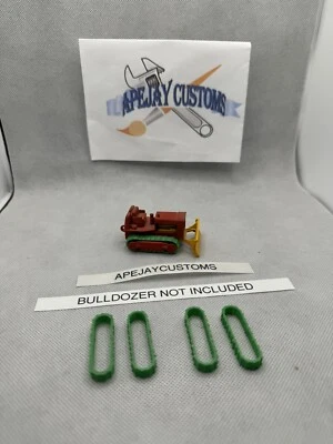 lesney matchbox case tractor no 16 two sets of green  tracks, TRACKS ONLY - Image 1 of 4