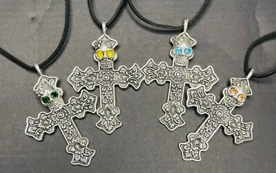 Collar de cruz estilo gótico con cráneo ~ 4 variaciones ~ £ 6.95 ~ franqueo gratuito del Reino Unido Foto 1 de 2