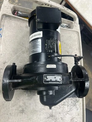 👀 NEW GRUNDFOS 1.5 HP VERTICAL IN-LINE CENTRIFUGAL PUMP 16-15709-200161-2502P - Image 1 of 4