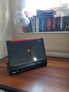 PORTATIL FERRARI ACER SERIE 4000 RARO VENDIDO COMO SE VE, REINO UNIDO 🇬🇧 ¡ENTREGA RÁPIDA! - Imagen 1 de 6