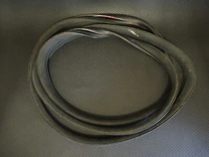 DAIHATSU HIJET (94-99) BOOT TAILGATE WINDOW WINDSCREEN RUBBER SEAL - Picture 1 of 2