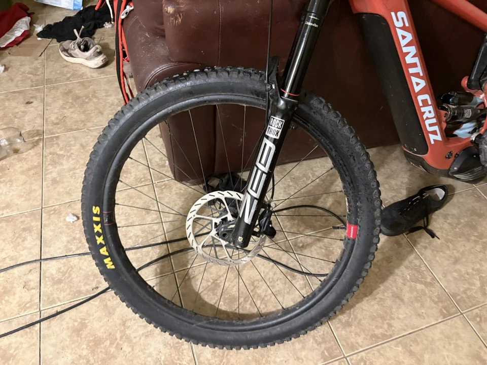 RockShox ZEB Suspension Fork | 29" | 170mm | 15x110mm | 44mm New Uncut Steerer - Image 1 of 3