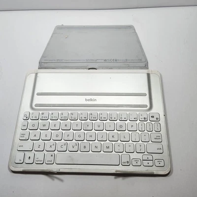 Belkin F5L149 Wireless Ultimate Keyboard Case for iPad 4th & 3rd gen & iPad 2 - Image 1 of 4