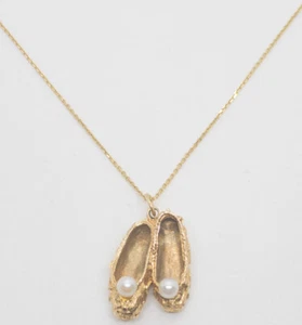 14k Yellow Gold Pearl Coral Shoes Pendant Necklace 16" Chain 6.1g - Picture 1 of 5