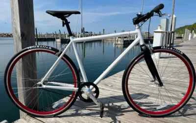 Garfo Detroit Bikes SPARROW Singlespeed Commuter Bike Track quadro vermelho branco GG - Imagem 1 de 4