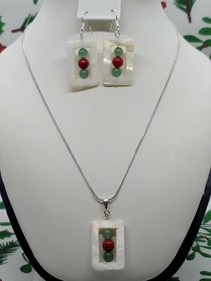 Conjunto de Pendientes y Colgantes Navidad Madreperla Rojo y Verde 18"   Foto 1 de 4