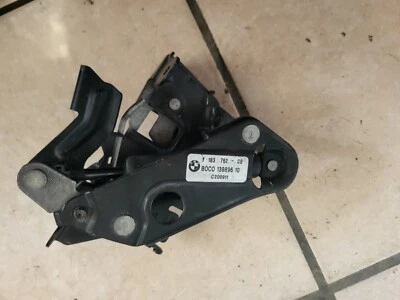 BMW 528i 2012-2015 capó cierre de pestillo lado derecho Foto 1 de 4