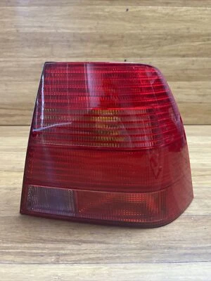 Luz trasera pasajero derecho Volkswagen Jetta MK4 2005 OEM 963686 Foto 1 de 4