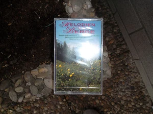 Melodien der Berge, und Lieder der Heimat"Unsere Heimat sind die Berge", 2 MCs  - Picture 1 of 4