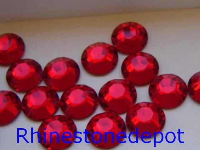 SS40 LIGHT SIAM Preciosa Viva pedrería 12 piezas Foto 1 de 1