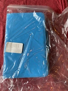 Lumsing Klapphülle mit abnehmbarer kabelloser Bluetooth Tastatur - Bild 1 von 3