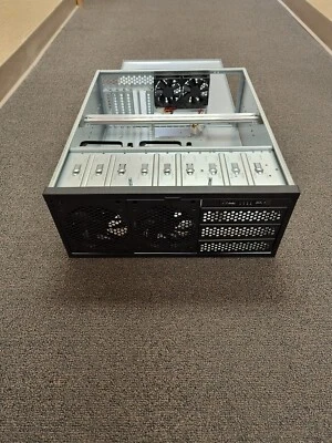 Estuche de servidor Rosewill RSV-L4000U Foto 1 de 4