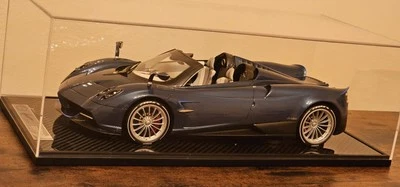 Pagani Huayra Roadster Blue Carbon BBR 1:12 BBR1210A - Immagine 1 di 4