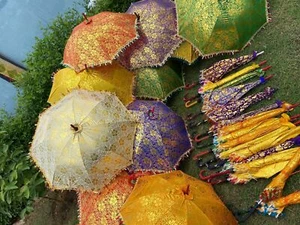 Lot of PC Decorative Indian hand Gold Print Parasol Vintage Sun Shade Umbrella - Foto 1 di 4