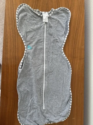Saco de dormir para bebé Love to Dream Swaddle UP original gris mediano 13-19 libras Foto 1 de 2
