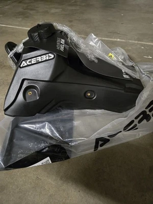 Tanque de combustible Acerbis - KX250:21-24, KX250X:21-24, KX450:19-23 2,7 GAL negro Foto 1 de 4