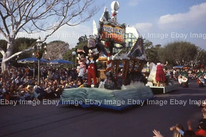 Disneyland 1979 Christmas Parade 25 35mm Photo Slides Lot Mickey Minnie Tigger - Picture 1 of 12