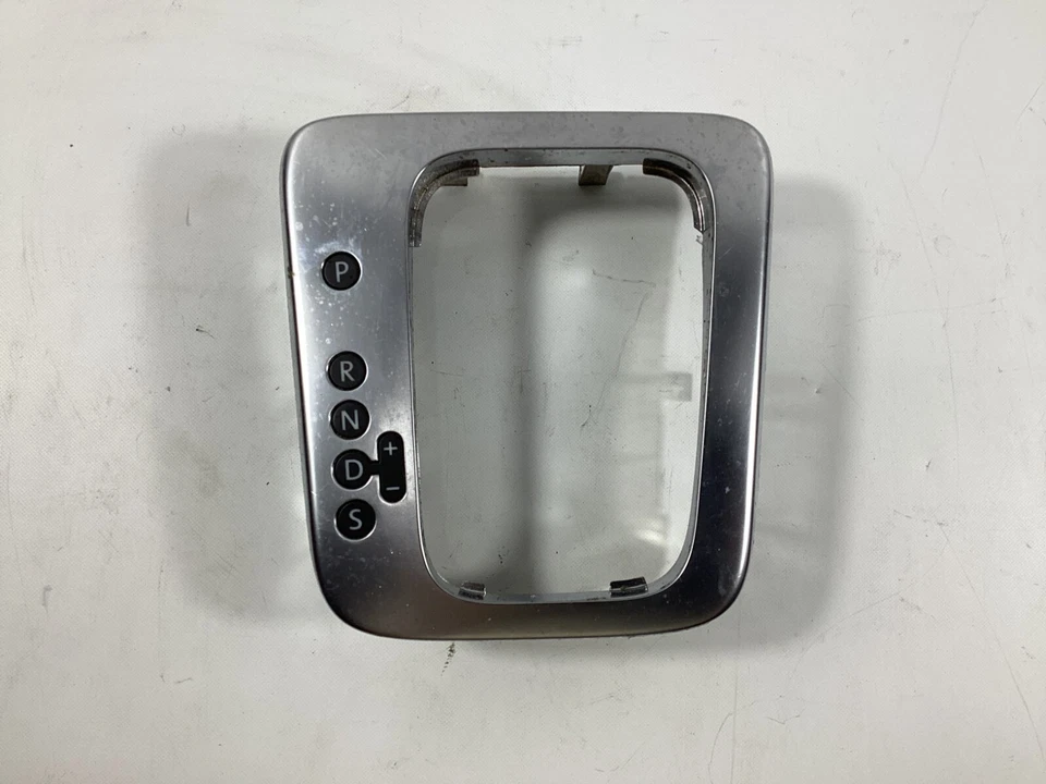 Volkswagen Tiguan 2009-2011 indicador de marcha embellecedor 5M1713203 OEM. Foto 1 de 4